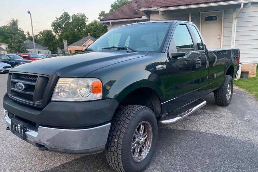 2005 Ford F-150 XL photo 1