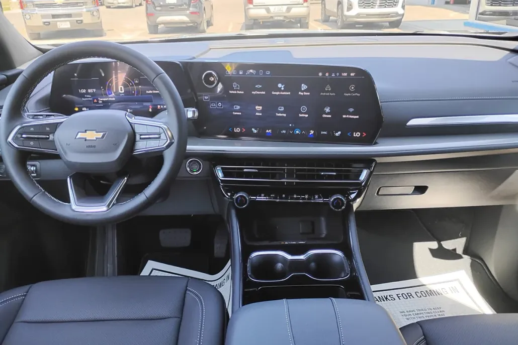 2025 Chevrolet Traverse photo 1
