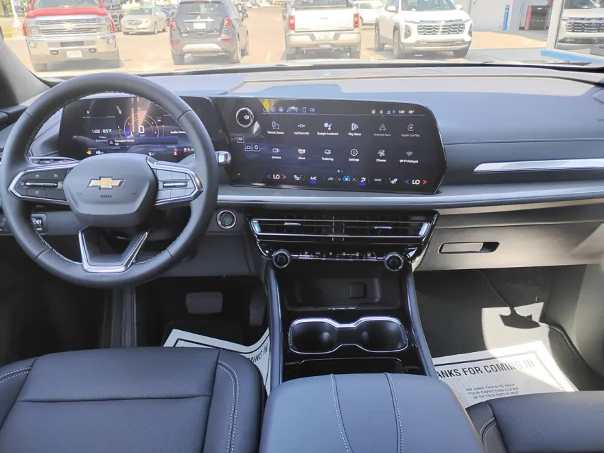 2025 Chevrolet Traverse photo 1
