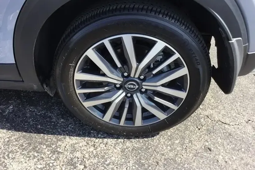 2024 Nissan Kicks SV photo 1