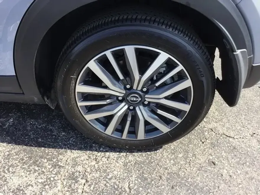 2024 Nissan Kicks SV photo 1