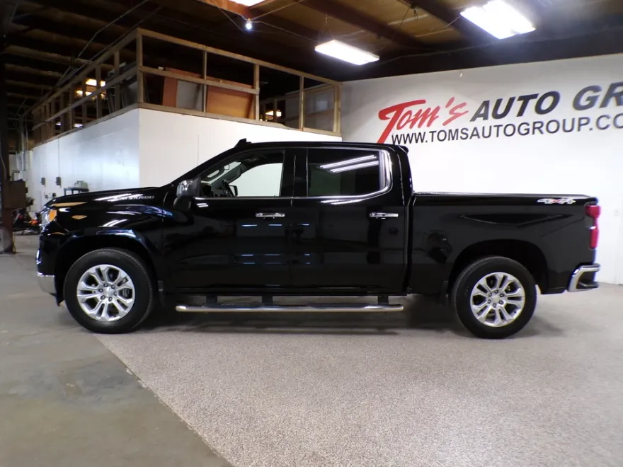 2023 Chevrolet Silverado 1500 LTZ photo 1