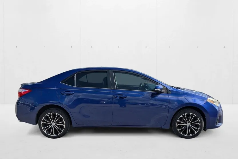2016 Toyota Corolla Plus photo 1