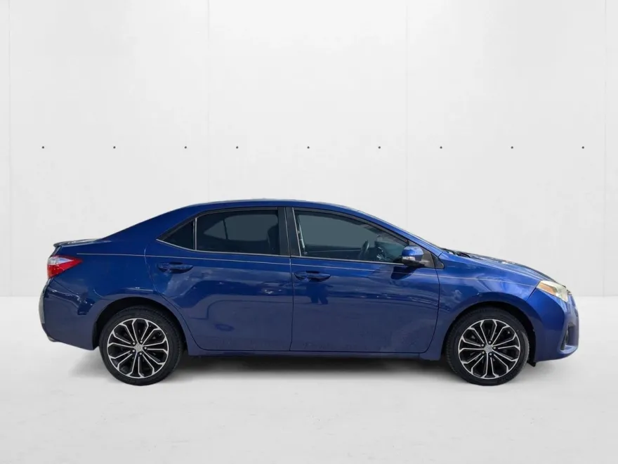 2016 Toyota Corolla Plus photo 1