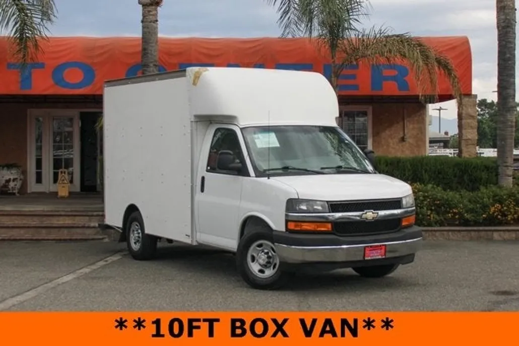 2018 Chevrolet Express 3500 Work Van photo 1