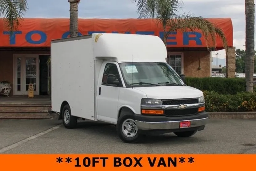 2018 Chevrolet Express 3500 Work Van photo 1