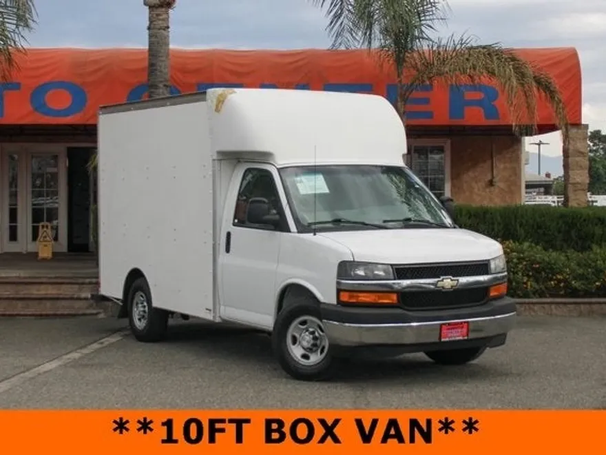 2018 Chevrolet Express 3500 Work Van photo 1