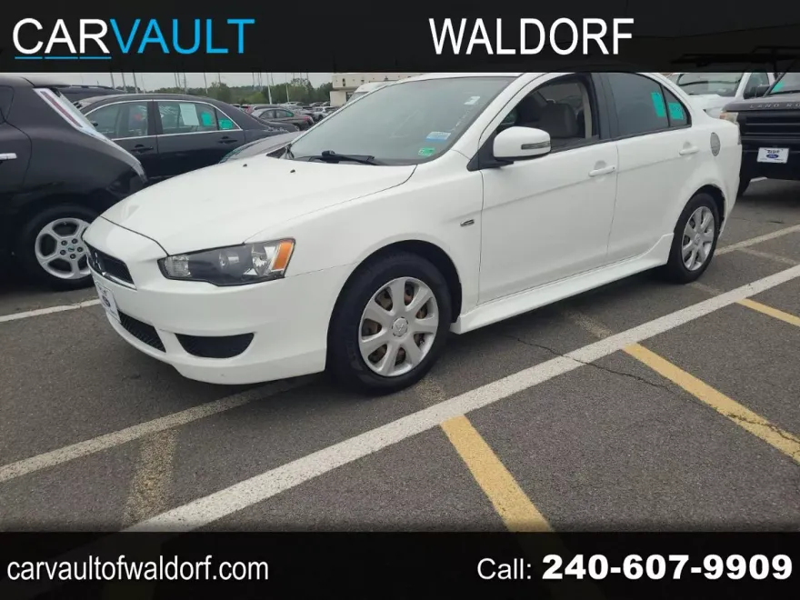 2015 Mitsubishi Lancer ES photo 1