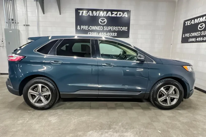 2019 Ford Edge SEL photo 1