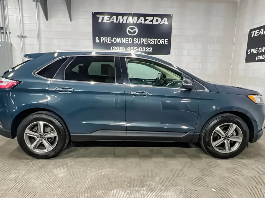 2019 Ford Edge SEL photo 1