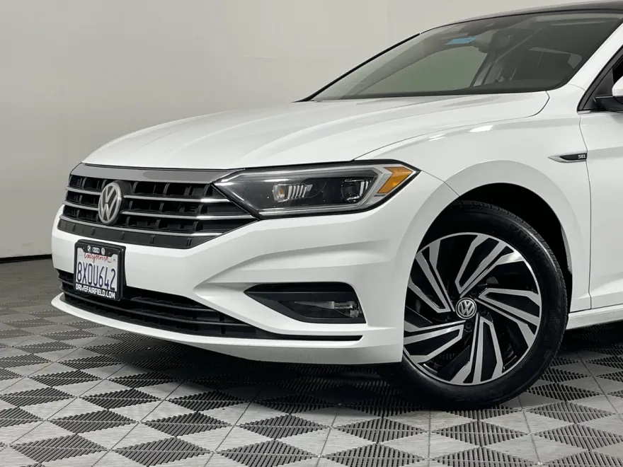 2021 Volkswagen Jetta SEL Premium photo 1