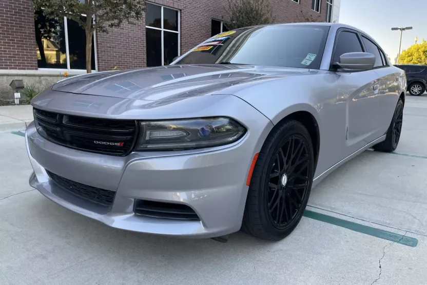 2018 Dodge Charger SXT Plus photo 1