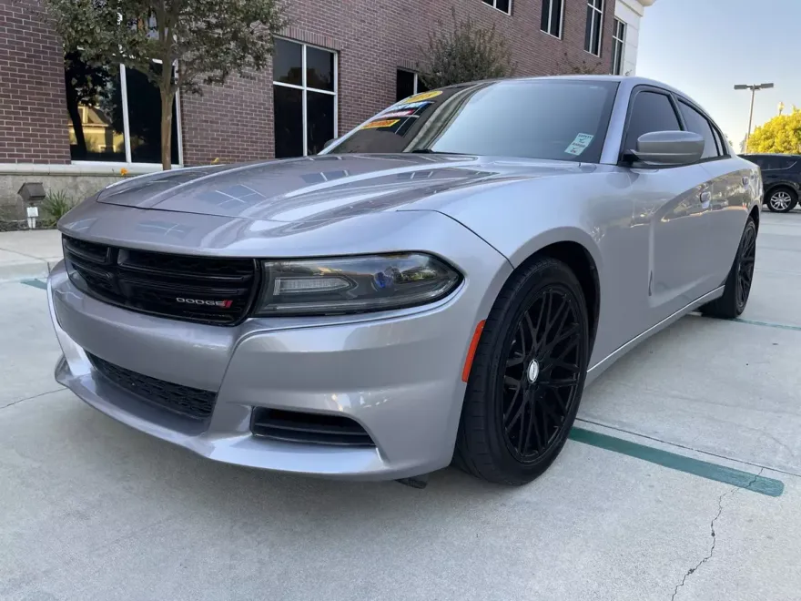 2018 Dodge Charger SXT Plus photo 1
