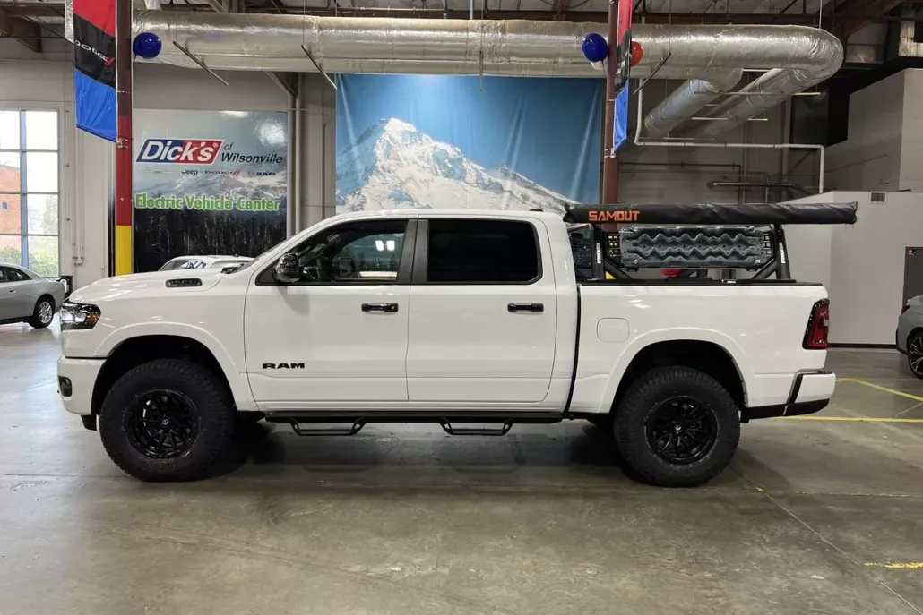 2025 Ram 1500 Big Horn photo 1