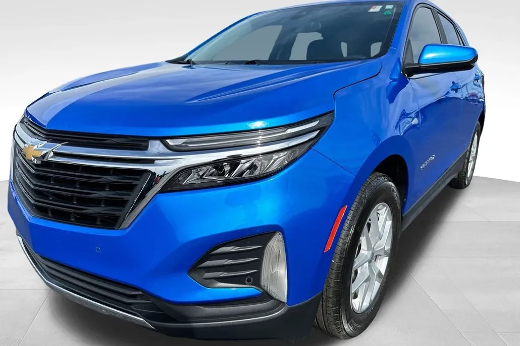 2024 Chevrolet Equinox LT photo 1