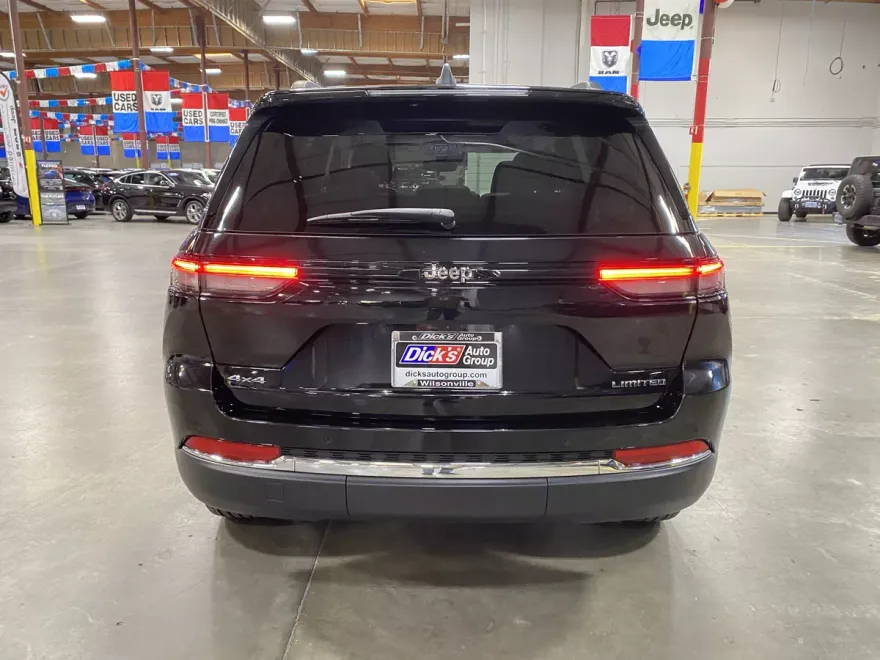 2024 Jeep Grand Cherokee Limited photo 1