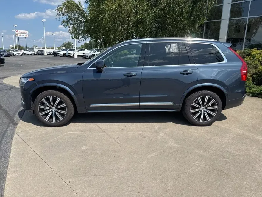 2025 Volvo XC90 Plus photo 1