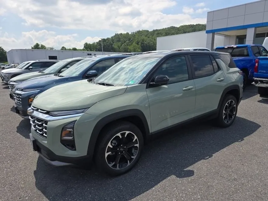 2026 Chevrolet Equinox LT photo 1