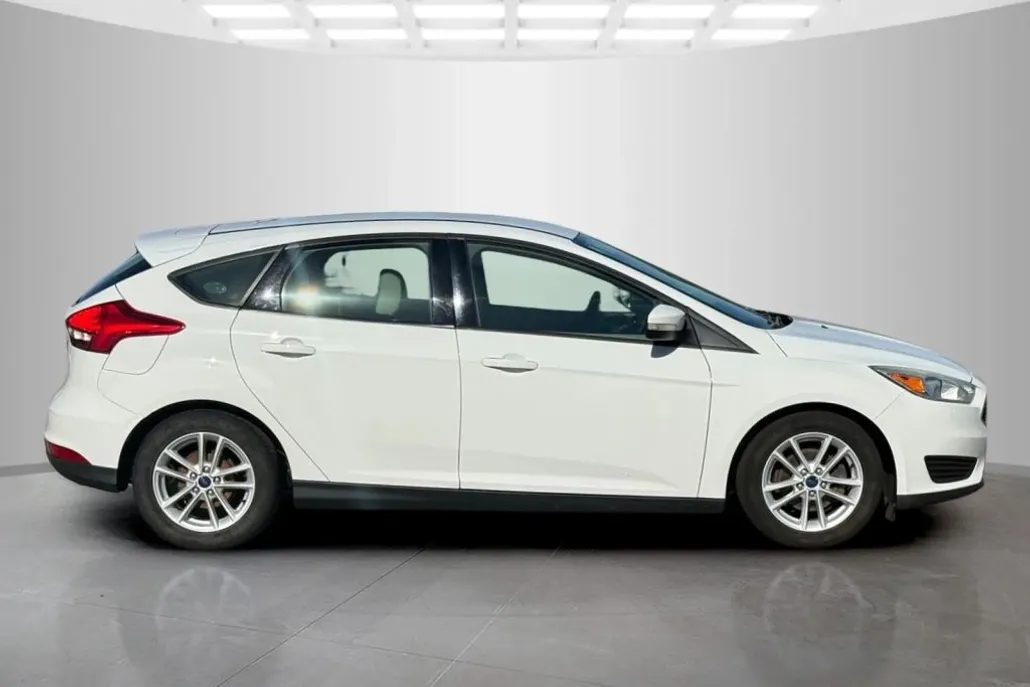2017 Ford Focus SE photo 1