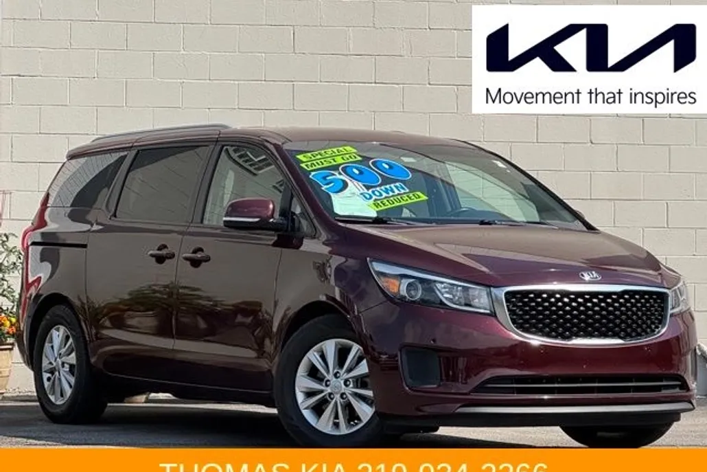 2017 Kia Sedona LX photo 1