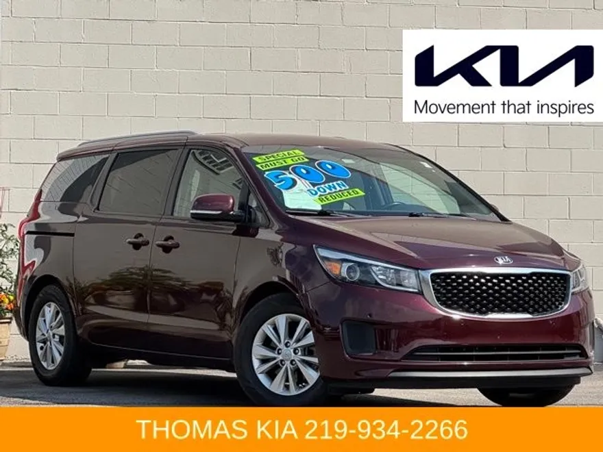 2017 Kia Sedona LX photo 1