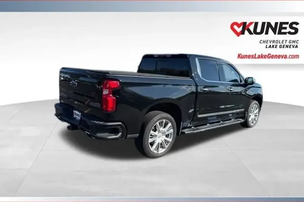 2022 Chevrolet Silverado 1500 High Country photo 1