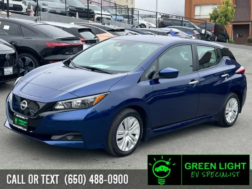 2025 Nissan Leaf S photo 1