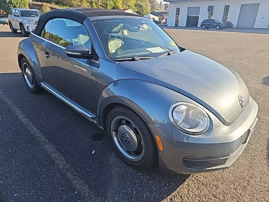 2013 Volkswagen Beetle 2.5L photo 1