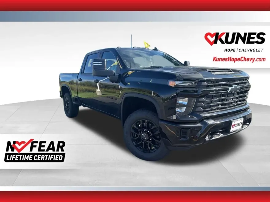 2025 Chevrolet Silverado 2500HD Custom photo 1
