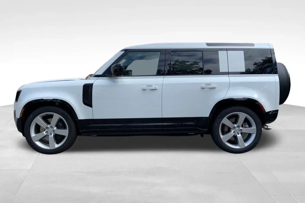 2025 Land Rover Defender 110 X-Dynamic SE photo 1