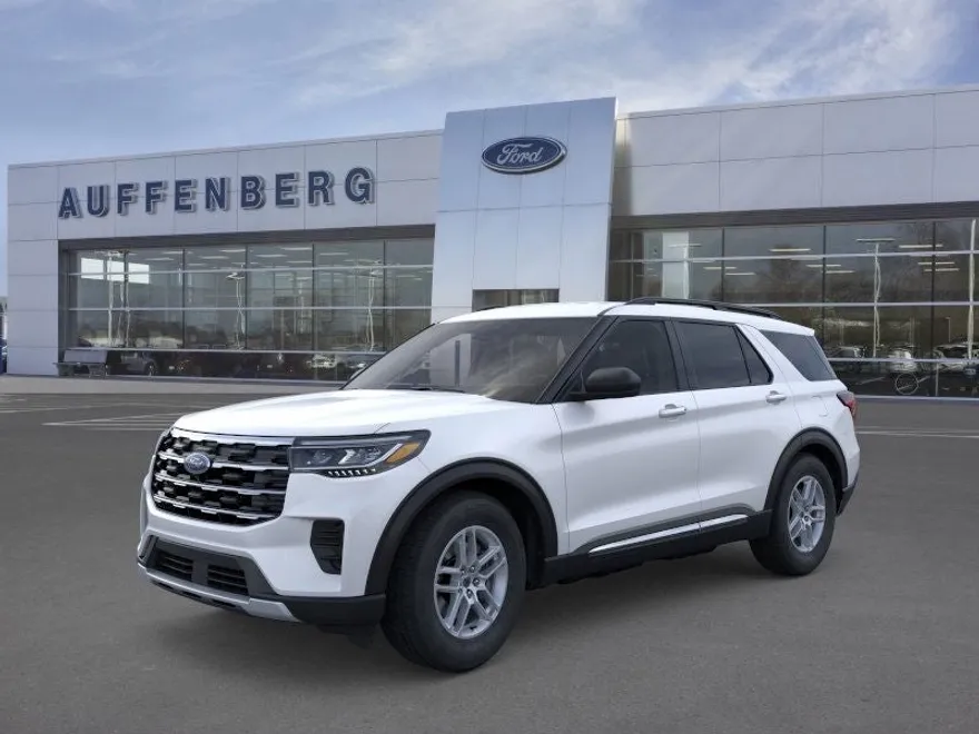 2025 Ford Explorer photo 1