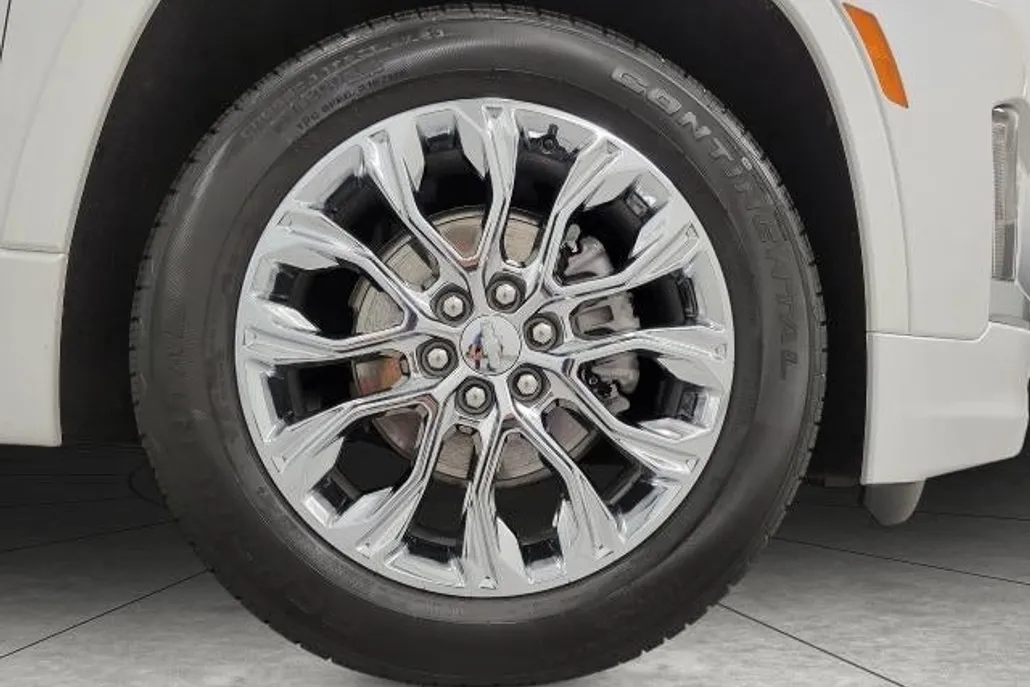 2023 Chevrolet Traverse High Country photo 1
