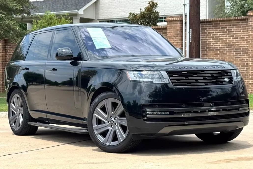 2023 Land Rover Range Rover SE photo 1