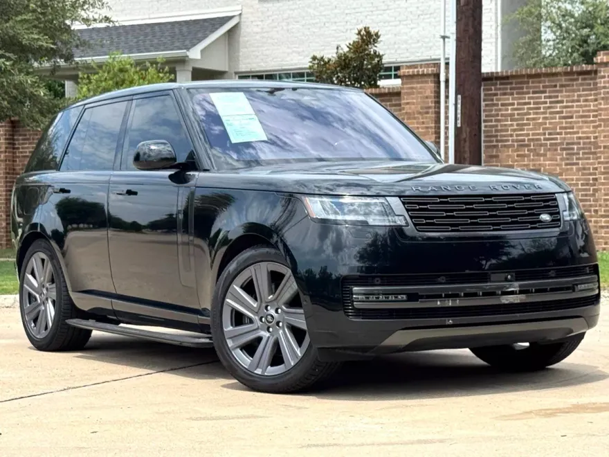 2023 Land Rover Range Rover SE photo 1