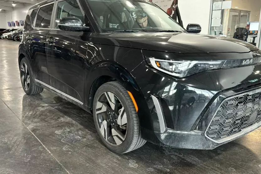 2023 Kia Soul GT-Line photo 1