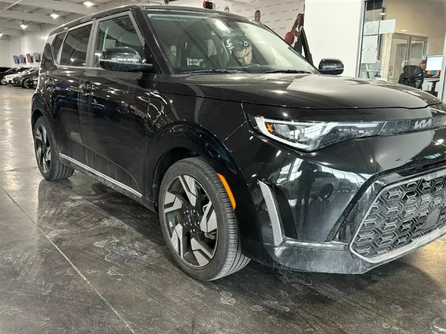 2023 Kia Soul GT-Line photo 1