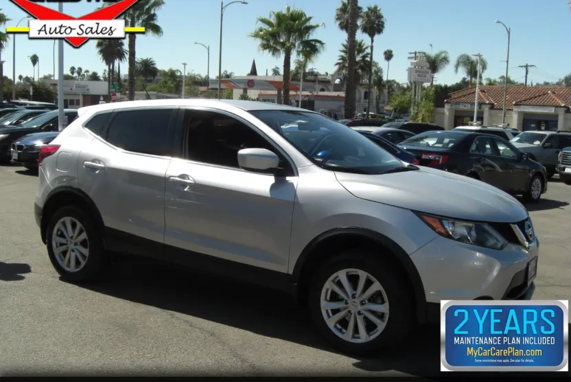 2017 Nissan Rogue Sport S photo 1