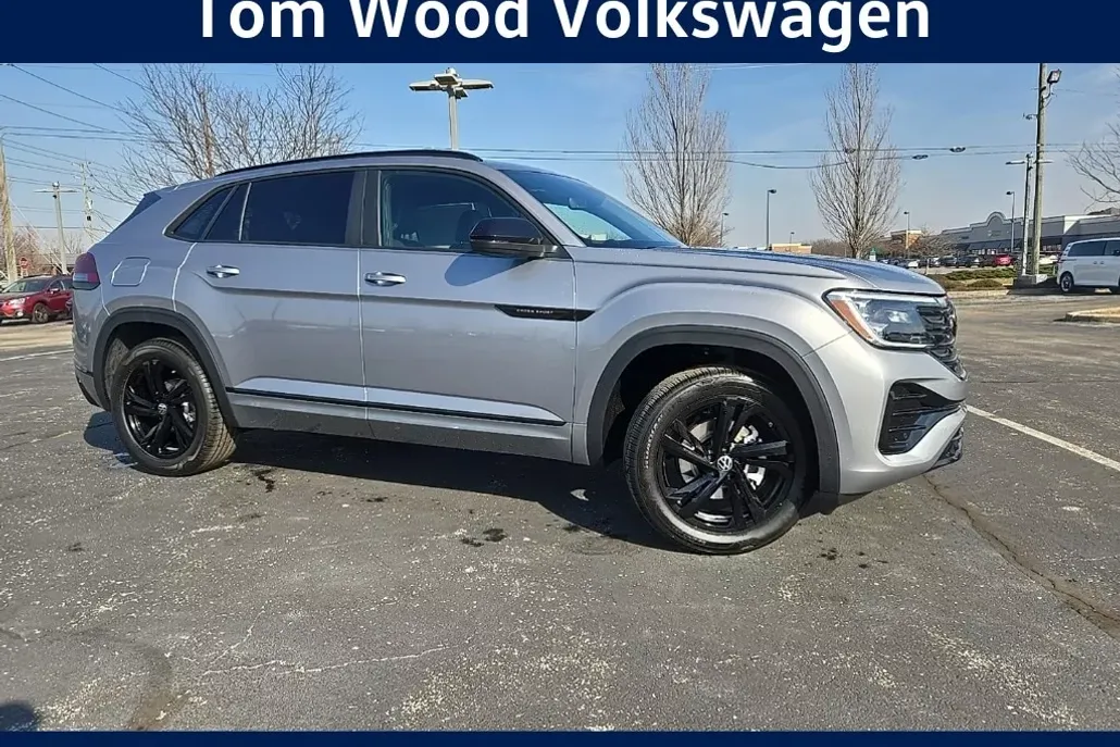 2025 Volkswagen Atlas Cross Sport SEL R-Line photo 1