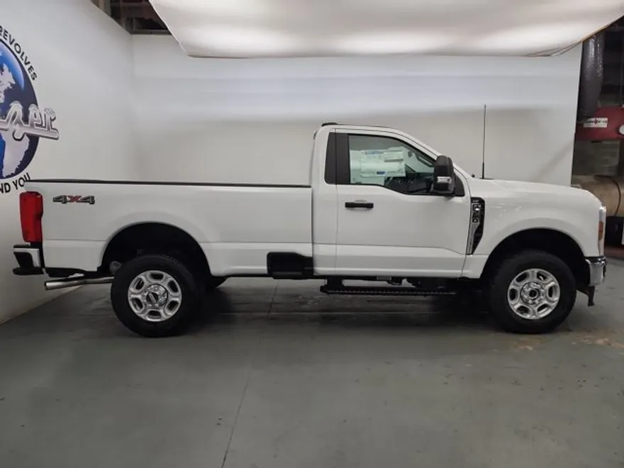 2026 Ford F-350 XLT photo 1