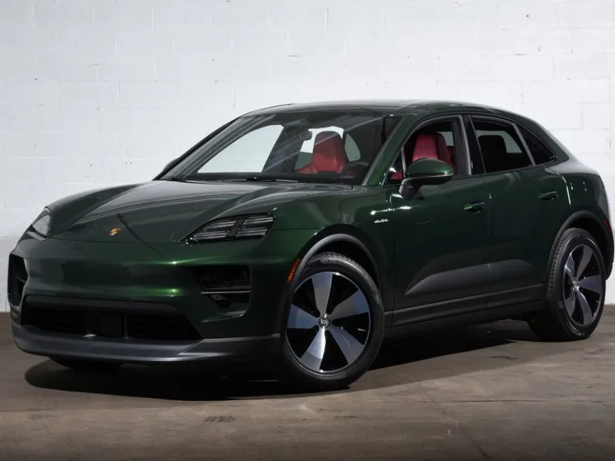 2025 Porsche Macan Electric photo 1