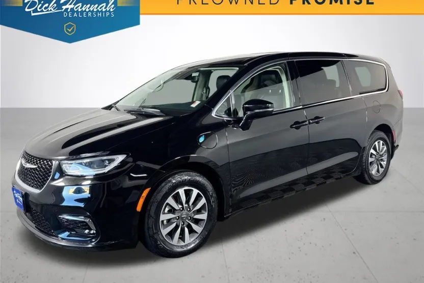 2024 Chrysler Pacifica Hybrid photo 1