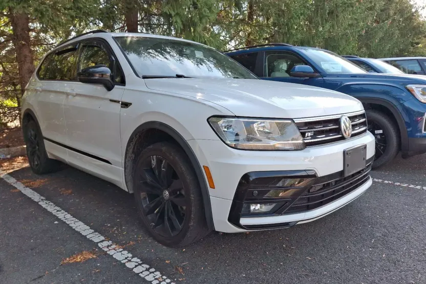 2021 Volkswagen Tiguan SE photo 1
