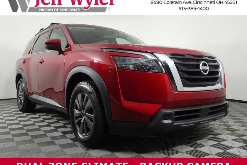2023 Nissan Pathfinder SV photo 1