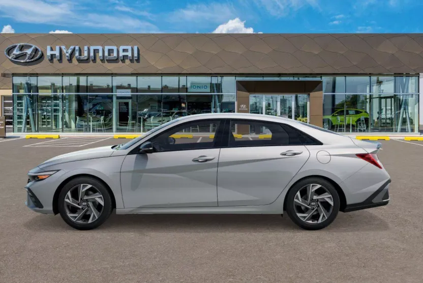 2025 Hyundai Elantra SEL Sport photo 1