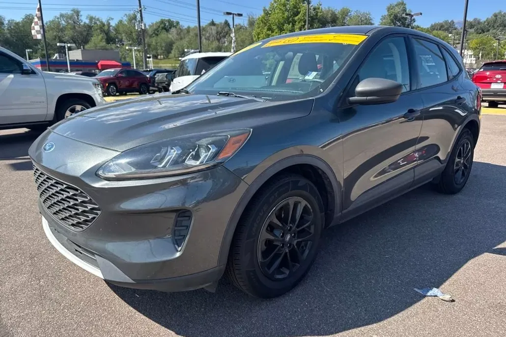 2020 Ford Escape S photo 1