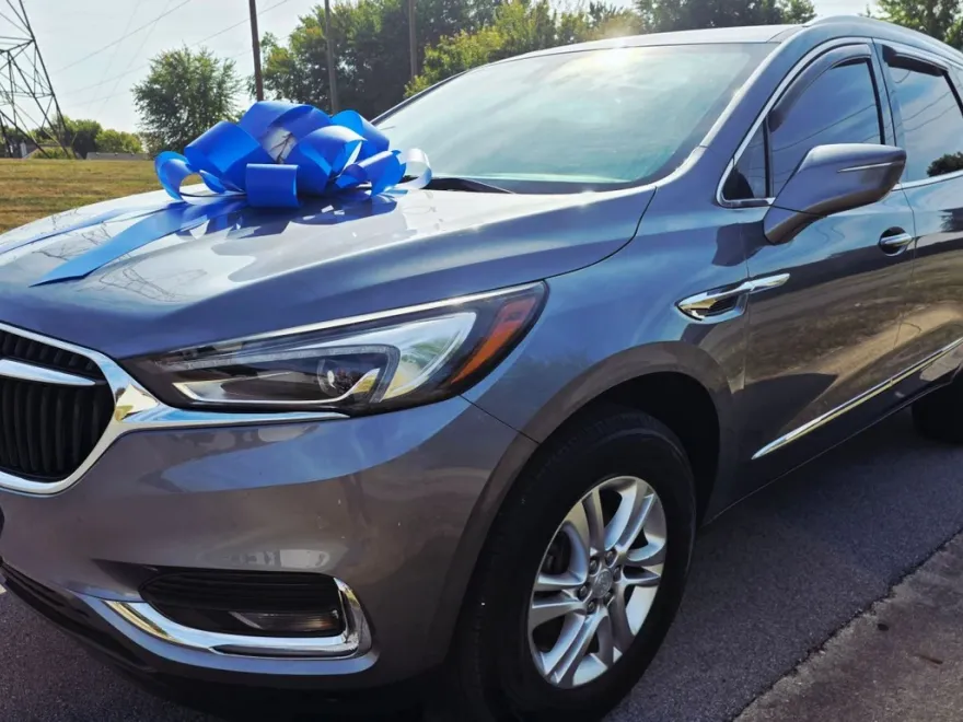 2018 Buick Enclave Essence Sport photo 1