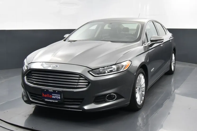 2014 Ford Fusion Energi SE photo 1