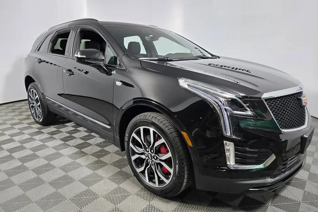 2025 Cadillac XT5 Sport photo 1