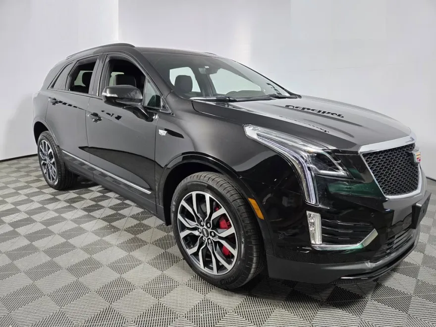 2025 Cadillac XT5 Sport photo 1
