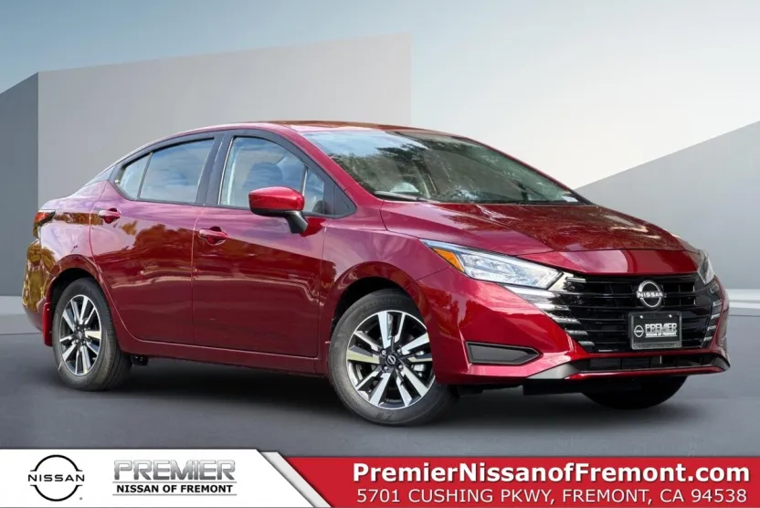 2025 Nissan Versa 1.6 SV photo 1